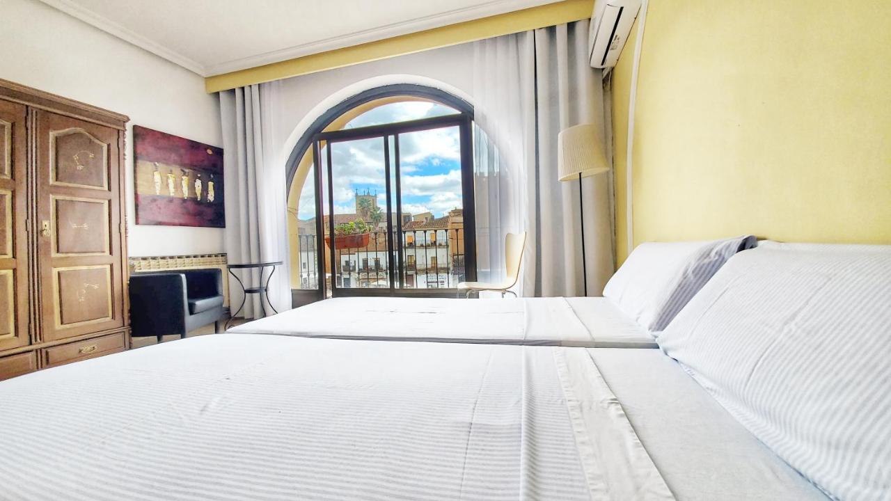 Hostal Martes Cáceres Plaza Mayor - Tercer piso SIN ascensor Exterior foto